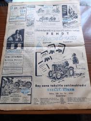 Yeni İstanbul Gazetesi - 23 Temmuz 1952 - Esir Şehrin İnsanları Yazan Nureddin Demir (Kemal Tahir) Yazı Dizisi - Musaddık Tekrar İran Başbakanı - Doğu Akdeniz Komutanlığı İçin İzmir'de Bina Aranıyor - Amerika'da demokratların Kongresinde İkinci Gün - İngiliz Filosu Yarın Geliyor - Olimpiyat Haberleri - Güreş Müsabakalarının 4 Sikletinde Elimine Olduk - Futbolda İkinci Maçı Maceralarla Yapıyoruz - İzmir Civarında Üç Tarihi Kıymeti Haiz Eser Bulundu - Türk Elen Dostluk Cemiyeti Başkanı Hamit Ongunsu - Verem Hemşire Okulunun Temeli Dün Törenle Atıldı - Helsinki Olimpiyatına Şehrimizden 3 Gümüş Kupa Gönderdi - Muhip Özay - Amerika'da Radarla Meçhul Cisimler Tesbit Ediliyor - Schuman Planı - İzmit Ambalaj Kağıdı Fabrikası Ağustos'ta İşletmeye Açılacak - Yugoslavya Sovyetleri 3 1 Yendi - 5000 Metrede Yeni Bir Olimpiyat Rekoru - Rüyam Kotrasına İş Bankasının Telsizi - İtalya'da Toskana'ya Yolculuk - Çapamarka - Dermojen