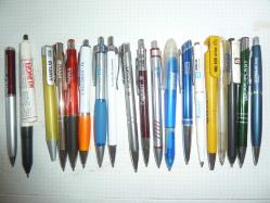 ÇEŞİTLİ FİRMA ŞİRKET PROMOSYON REKLAM TANITIM KALEMİ TÜKENMEZ KALEM KOLEKSİYONU 110 ADET