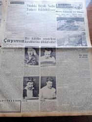 Yeni İstanbul Gazetesi - 20 Haziran 1952 - Esir Şehrin İnsanları Yazan Nureddin Demir  (Kemal Tahir) Yazı Dizisi - İsveç Ana'anevi Tarafsızlık Siyasetinden Vazgeçmek Üzere - Askere Alınan Maden İşçileri Ocaklarında Çalışabilecekler - Irak'la Ürdün Birleşme Yolunda - Türk Makamları İzin Vermediği İçin Fransız Heyeti Ağrı Dağına Cikamayacak - CHP'nin Gayrimenkullerini Elden Çıkarması Önlenecek - Cumhurbaşkanı Celal Bayar Yunanistan'a Yavuz Kruvazöriyle Gidecek - Medrano Sirki Dün Geldi - Cemal Reşit Rey'in Paris'teki Konseri Münasebetiyle - Kadir Gecesi - Baydar Derler - Alman Oto Yarışçısı Herman Lang - İsrail Almanya İle Görüşecek - Adana'da Borsa Başkanı Mustafa Şengül Öldürüldü - Bugün Nazilli'de Pamuk Eksperleri Kursu Açılıyor - Bir Katibe Seçerken Karakterine Dikkat Edin - Kıbrıs Türkleri Arasında Yazan Fikret Adil Yazı Dizisi - Ankara İstanbul İzmir Radyosu Programı - Ramazanlık Köşe Yazısı - Prestige Düdüklü Tencereleri - Parker 51 Dolmakalemi - Jawa Motosikletleri - Gripin