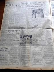 Yeni İstanbul Gazetesi - 15 Haziran 1952 - Mustafa Nermi - Esir Şehrin İnsanları Yazan Nureddin Demir (Kemal Tahir) Yazı Dizisi - Atlantik Ordusu Ve Türk Kuvvetleri - Sovyet Dışişleri Bakanı Andrei Gromyko İngiltere Elçisi Oldu - Berlin'de Sovyetler İngilizlere Nota Verdi - Ordu Mensupları Yeni Yargı Terfi Kanun Tasarısı Hazırlandı - Yunan Kral ve Kraliçesi Bu Akşam Hareket Ediyor - Fransa'da Komünistlere Baskınlar Devamda - Mudanyada da İnönü Heykeli Yıktırılıyor - Atçılık Kongresi - Okullarda Emniyet Ekipleri Kuruluyor - Cibali Sigara Fabrikası Tevsi Edilecek - Atom İle İşleyecek Denizaltı - Yeni Futbol Federasyonu Kuruldu - Türkiye Avusturya Arasında Mevcut Ticaret Münasebatı - Ankara İstanbul İzmir Radyosu Programı - Ramazanlık Köşe Yazısı -  Kıbrıs Türkleri Arasında Yazan Fikret Adil Yazı Dizisi - Burç Yorumları - Christian Dior'un Gazetemize Gönderdiği Yaz Modelleri - Lizbondaki Saltanat Arabaları Müzesi - Nevrozin - Selve Dizel Motorları - Çapamarka- Singer Saatleri - Luxor