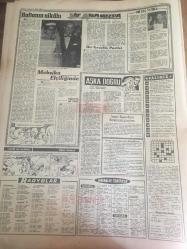 YENİ SABAH GAZETESİ 22 EYLÜL 1963 YIL :26 SAYI :8809--Ekrem Alican ,açıkladı  Hükümet  tarafsız değil --1964 turizm  için  hamle yılı  olacak --1000 Türk' ten  Biri Almanya 'da İşçi --Tekel 9 çeşit  hazır  kokteyl  imal  ediyor --Şilili  bir  bilgine göre 37 yıl sonra kıyamet kopacak --M.P ,Akis 'in  İddialarını  Yalanladı ---- Hasbi Bey  ,suçsuzdur  :Siyavuşgil ---Nato ve Varşova Paktı  Devletleri Anlaşmalı --Türkiye -Polonya --Amatör Futbol Takımımz Lübnan 'ı  4-0 yendi ---Çukurova Id.Yurdu ve Adana D.Spor Galip--Güneş Spor  :1 B.Beyi  :0 -Vefa :2 Altındağ :1--Basketbolda  Bugün Mısır la Oynuyoruz --Beş yaşında  şiş kebabı  ve  dönerli pilavla beslenen Tamiroff aşçılığa  bayılıyor --Viyanalı Eski Bir Otomobil Yarışçısı ve E.Sommer 'ın  eski  eşi Oya Tarıya aşık  oldu ---12 yaşında ,3 türkü için 75 lira alıyor --Alaeddin Yavaşca Doktorluğu Bırakıp  Yalnız Musiki ile Uğraşacak ---Ayhan Işık 'la --Turgay  15 Senede 42 Defa Milli Formayı  Giymiş  ,37 Defa Da Kaptanlık Yapmış ---