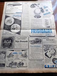 Yeni İstanbul Gazetesi - 26 Haziran 1952 - Mustafa Nermi - Esir Şehrin İnsanları Yazan Nureddin Demir (Kemal Tahir) Yazı Dizisi - Amerika'ya Giden Türk Güzeli Gelengül Tayfuroğlu - Komünizm Propagandası Yapan Ermeni Vatandaş Vartan Az Daha Linç Ediliyordu - Muammer Alakant Ve Enver Güreli Kabineye Alındı - Ürdün Kralı Emir Tallal Tahtından İndirilmiyor - Churchill Türkiye'ye Davet Edilecek - Anafartalar Muharebesinin Yıldönümü - Kore'deki Savaşın İkinci Yıldönümü - İsmet İnönü'yü Karşılayan Bir Grubun Otomobili Devrildi - Dünya Güzellik Müsabakasından Resimler - İzmir Fuarına İştirak Edecek Devletler - Göçmen Evleri Kıştan Evvel İkmal Edilecek - İngiltere Demirperde Gerisine Niçin Mal Göndermektedir - Meşhur Dansöz. İsadora Duncan'ın Yumuşak İlahi Dansı Herkesi Mestederdi - Birleşik Amerika'da Gençlik Klüpleri - Kürtaj Yapılmalı Mıdır - Fotoğraflarla Olaylar - Berlin'de Bugünkü Sanat Hareketleri - Asya Röportajları Yazan Fritz Van Briessen - James Motosikletleri Ve Bisikletleri