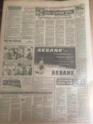 YENİ SABAH GAZETESİ 30 HAZİRAN 1963 YIL :26 SAYI :8726---Ortak Pazar 'ın 6 Dışişleri Bakanı Ankara 'ya geliyor --İkinci Kiralık Kız da Skandalı Anlattı ----İnönü İstanbul 'a  gelir gelmez çivileme yaptı --Churchill Çanakkale 'yi anlatıyor ---Yeşil Yurt :Siyavuşgil ---D.Berlin de  soğuk  karşılanan Kruşçef  Peyk liderleriyle Bir Toplantı Yapacak --Deniz Assubay Sınıf Okullarına  Giriş Şartları --Sinemalar : Atlas :Spartakus ,İnci :Cici Katibem ,Konak :Demirhane Müdürü ,Lüks :Barbarların Dehşeti --Galatasaray :  2 -Fenerbahçe  :1--Dünya Greko -Romen Şampiyonası Yarın İsveç te Başlıyor --Acaip  şekilde  işine  nihayet  verilen  Spajiç  bugün gidiyor -- Şahane  Plaj şehri : Erdek --İstediğimiz  balığı  bulacağınız  tek yer  :Marmara Adası --Şeftalinin  en iyisi Bursa dan  sonra Gönen de yetişir --Karamürsel  deyince  sepet akla gelir --Galatasaray 'a  rey veren  şehirler  --126.587 reyle Milli Lig Şampiyonu   Galatasaray Türkiye 'nin  Üçüncü Takımı  Seçildi ---