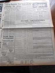 Yeni İstanbul Gazetesi - 29 Haziran 1955 - Mustafa Nermi - Kıbrıs'ta Örfi İdare İlanı Gün Meselesi - Osman Bölükbaşı Cumhuriyetçi Millet Partisi Genel Başkanı - Pakistan'ın Türkiye Irak Paktına Girmesi Şüpheli Mi - Kabzımalcılar Gazetecilere Dert Yandı - 30 Milyonluk Ek Amerikan Yardımının Sarf Şekli Hakkında Resmi Programı - Huzur Hasreti Yazan Mehmet Davaz Yazı Dizisi - Hollywood'un Meşhur Film Prodüktörlerinden Arthur Lubin Dün İstanbul'a Geldi - Denizcilik Bankası - Moskova'nın Mareşal Tito'ya Yaptığı Davet Hakkında - İzmir Fuarında 58 Tonluk Bir Balinanın Teşhiri İstendi - Şiraz'da Örfi İdare İlan Edildi - İngiltere Kıbrıs İçin Yunanistan'la Anlaşabilir - Yaz Yağmuru Yazan Ahmet Hamdi Tanpınar Yazı Dizisi - Ankara İstanbul İzmir Radyosu Programı - Mehtap Şarkısı Cinayetleri Yazan Francis Didelot Yazı Dizisi - Dün Sabahki İstanbul Ve Ankara Gazeteleri - İran'ın En Büyük Aşiretlerinden Biri Kaşkailer - Kadınları Koruma Derneğinin İlk Hareketi -İtalyan Basınının Türk Futboluna Bakışı
