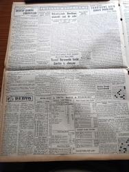 Yeni İstanbul Gazetesi - 12 Ağustos 1955 - Mustafa Nermi - Birleşik Amerika İngiltere Fransa Ve Sovyet Hariciye Vekili 27 Ekim'de Toplanıyor - Demokrat Parti Genel Kongresi Toplanıyor -  İsmet İnönü Ve Osman Bölükbaşı Başvekil Adnan Menderes'in Son Beyanatına Dün  de Cevap Verdiler - Türk Amerikan Kredi Görüşmeleri - Yaya Olarak Ankara'ya Gidecek Olan İşçiler - Huzur Hasreti Yazan Mehmet Davaz Yazı Dizisi - Kapalıçarşı 5.  Defa Yangın Tehlikesi Atlattı - Köylü Partisi İzmit Mitingi - Atom Konferansı Çalışmaları - Sigaranın Kanserle Alakası Yokmuş - Alman Radyoları İle İşbirliği Yapılıyor - Gerçek Bir Balerin Sevinç Baraz - Ankara İstanbul İzmir Radyosu Programı - Bakırköy Baruthane Arasında Yeni Bir Şehir - Kısa Dünya Haberleri - Çocuk Sayfası - Yugoslav Takımı Geceyarısı Geldi - Hakem Kursuna Merkez Komite Üyesi Doktor Tarık Özerengin Temsil Edecek - Beşiktaş Sade Bir Törenle Dün Çalışmalarında Başladı - Modaspor Fenerbahçe İle 21 Ağustos'ta Karşılaşmaktayız İstiyor - Çapamarka