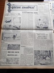 Yeni İstanbul Gazetesi - 12 Ağustos 1955 - Mustafa Nermi - Birleşik Amerika İngiltere Fransa Ve Sovyet Hariciye Vekili 27 Ekim'de Toplanıyor - Demokrat Parti Genel Kongresi Toplanıyor -  İsmet İnönü Ve Osman Bölükbaşı Başvekil Adnan Menderes'in Son Beyanatına Dün  de Cevap Verdiler - Türk Amerikan Kredi Görüşmeleri - Yaya Olarak Ankara'ya Gidecek Olan İşçiler - Huzur Hasreti Yazan Mehmet Davaz Yazı Dizisi - Kapalıçarşı 5.  Defa Yangın Tehlikesi Atlattı - Köylü Partisi İzmit Mitingi - Atom Konferansı Çalışmaları - Sigaranın Kanserle Alakası Yokmuş - Alman Radyoları İle İşbirliği Yapılıyor - Gerçek Bir Balerin Sevinç Baraz - Ankara İstanbul İzmir Radyosu Programı - Bakırköy Baruthane Arasında Yeni Bir Şehir - Kısa Dünya Haberleri - Çocuk Sayfası - Yugoslav Takımı Geceyarısı Geldi - Hakem Kursuna Merkez Komite Üyesi Doktor Tarık Özerengin Temsil Edecek - Beşiktaş Sade Bir Törenle Dün Çalışmalarında Başladı - Modaspor Fenerbahçe İle 21 Ağustos'ta Karşılaşmaktayız İstiyor - Çapamarka