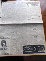 Yeni İstanbul Gazetesi - 27 Temmuz 1955 - Mustafa Nermi - Sovyet Rusya'nın Batılılara Gizli Teklifleri - Avusturya Bugün Fiilen Hürriyetine Kavuşuyor - Adnan Menderes'in Ziyaretleri - Ses Duvarını Aşan Jet Pilotlarımızın Yeni Rekoru - 23 Ekim'deki Nüfus Sayımı İçin Hazırlık - Huzur Hasreti Yazan Mehmet Davaz Yazı Dizisi - Dilencilerle Mücadele Şiddetlenecek - Selçuk Efes Harabeleri Temizlettiriliyor - Ziraat Vekili Nedim Ökmen'in Radyo Konuşması - İzmir Fuarında İnşaat İşleri Süratle İlerliyor - Ankara İstanbul İzmir Radyosu Programı - Mehtap Şarkısı Cinayetleri Yazan Francis Didelot Yazı Dizisi - Haftanın Sanat Olayları - Bir Sokak Ve Bir Gazino -  Ramiz Hacıoğlu - İstanbul'un Türkler Tarafından İmar Ve İskanı - Kraliçe Elizabeth'i Selamlarken Denize Düştü - Joan Crawford Yeni Kocası ile Paris'te - Kıbrıs Adası'nın Fethi - Meşhur Arsenal'in Türkiye'ye Gelmesi Kesinleşti - Atlet Ekrem Koçak'ın Rekorları - Jet Uçakları Roket Ve Bombardıman Yarışları - Fenerbahçe'ye Gelmek İsteyenler