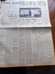 Yeni İstanbul Gazetesi - 27 Temmuz 1955 - Mustafa Nermi - Sovyet Rusya'nın Batılılara Gizli Teklifleri - Avusturya Bugün Fiilen Hürriyetine Kavuşuyor - Adnan Menderes'in Ziyaretleri - Ses Duvarını Aşan Jet Pilotlarımızın Yeni Rekoru - 23 Ekim'deki Nüfus Sayımı İçin Hazırlık - Huzur Hasreti Yazan Mehmet Davaz Yazı Dizisi - Dilencilerle Mücadele Şiddetlenecek - Selçuk Efes Harabeleri Temizlettiriliyor - Ziraat Vekili Nedim Ökmen'in Radyo Konuşması - İzmir Fuarında İnşaat İşleri Süratle İlerliyor - Ankara İstanbul İzmir Radyosu Programı - Mehtap Şarkısı Cinayetleri Yazan Francis Didelot Yazı Dizisi - Haftanın Sanat Olayları - Bir Sokak Ve Bir Gazino -  Ramiz Hacıoğlu - İstanbul'un Türkler Tarafından İmar Ve İskanı - Kraliçe Elizabeth'i Selamlarken Denize Düştü - Joan Crawford Yeni Kocası ile Paris'te - Kıbrıs Adası'nın Fethi - Meşhur Arsenal'in Türkiye'ye Gelmesi Kesinleşti - Atlet Ekrem Koçak'ın Rekorları - Jet Uçakları Roket Ve Bombardıman Yarışları - Fenerbahçe'ye Gelmek İsteyenler