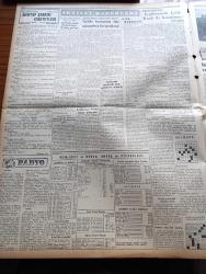 Yeni İstanbul Gazetesi - 25 Temmuz 1955 - Dünyada Yeni Dostluk Çağı Başladı - Adapazarı'nda Celâl Bayar Ve Adnan Menderes'in Halka Hitabeleri - İzmit'te Savcı Muavini İle 12 Polisin Katıldığı CHP Kongresi - Fasta'ki Fransız Polis Teşkilatındaki Tasfiye - Marmaris'te Söndürülemeyen Orman Yangını - Alpullu'dan İlk Parti Olarak 4500 Kilo Şeker Getiriliyor - İstifçilere Ölüm Cezası İçin Teklif - Ekrem Koçak Barselona'da 800 Metreyi Türkiye Rekorunu Kırarak Kazandı 1.50- Haldun Dormen - Halide Edip Pazartesi Konuşmaları - Huzur Hasreti Yazan Mehmet Davaz Yazı Dizisi - Karamürsel Mensucat Fabrikası - Türk Yunan Dostluğunu Güya Biz Bozmuşuz - Ankara İstanbul İzmir Radyosu Programı - Mehtap Şarkısı Cinayetleri Yazan Francis Didelot Yazı Dizisi - Anadolu Abideleri Yazan Aziz Ogan Yazı Dizisi - Göçmen Çocuklarının Hikayeleri - İyi Bir Yüzücü Olan Fransız Yıldızı Lise Bourdin - Atatürkçülük Köşesi - Arapça İle Türkçe'nin Karşılaştırılması - Anouk Aime Fena Tesadüfler'i Çevirdi - Fenerbahçe