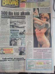 Bulvar Magazin Gazetesi - 4 Aralık 1983 -(SADECE 4 SAYFASI MEVCUTTUR, GAZETE TAM DEĞİLDİR) - Rüçhan Adlı Anlatıyor - Cihan Ünal Nikahta Resim Çeken Gazeteciye Saldırdı - Savunma İçin Yeni Bir Silah: Laser - Memduh Yaşa - Halit Narin - Kenan Evren - Melek Koçyiğit - Hülya Koçyiğit - Yerlebir Olan Eve Sağlam Raporu Verilmiş - İnsan Zihninin Gücü Doğu'da Keşfedildi - Genç Kız Kalbi - Temel Reis - Afacan - Allah'lık Ali Bey Çizgi Romanları - Paramı Nereye Yatırsam? - Patenciydi, Kapak Kızı Oldu - Hakemler de İnsandır - Sadık Deda - 500 Bin Kişi Alkolik fotoğraf ve haberi - Gazete Tam Değildir Sadece 4 Sayfası Mevcuttur