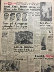 YENİ SABAH GAZETESİ  22 HAZİRAN 1962 YIL :25 SAYI :8359---Gürsel Hükümeti Kurma Görevini Yine İnönü 'ye Verdi --İşçiler 4 lidere birer ikaz mektubu  yolladı --Ticaret Odası Fırıncıları Haksız Buluyor --Polis 67 Kabadayıyı  Emniyette Topladı --Başkanlık sırası bizde diyen AP 'liler  CHP 'ye  koalisyon  teklif ediyor --Bölükbaşı Millet Partisinin İstanbul Teşkilatını Kurdu --Özdilekler  damat  teklifini  reddetti --Randevu  sermayeleri  ile  kaçtı fakat  gelini  ayakta yakalandı ---Buhran Buhran Üstüne :Siyavuşgil --Operanın ikmali için 50 milyon lira lazım --İtalyanlar için boşanma bir dramdır ---Kübalılar  Newyork ta  karışıklıklar  çıkardı --Basri ,Kadri ,Şükrü ,Ergun  ve Bülent Satış Listesine Konuldu --600. yıl Kırkpınar Güreşleri Başlıyor --Tarık ,Galatasaray la  anlaştı  amma --Galatasaray  ,Beşiktaş 'la Berabere Kaldı --Koyu Beşiktaşlı :Apkaryanlar --
