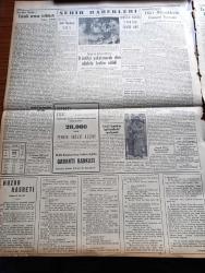 Yeni İstanbul Gazetesi - 22 Temmuz 1955 - Mustafa Nermi - Eisenhower'in Rusya'ya Hayret Uyandıran Teklifi - Bakırköy'de Askeri Cephanelik İnfilak Etti - 11'lere Dahil Olan Ekrem Alican Teklifi Geri Almayacağız Dedi - İsmail Rüştü Aksal Hasan Polatkan'a Cevap Verdi - Kasım Gülek Dün Sorguya Çekildi -  Şah Celal Bayar'ı İran'a Davet Etti - CHP Genel Başkanı İsmet İnönü - Huzur Hasreti Yazan Mehmet Davaz Yazı Dizisi - Samed Ağaoğlu'nun Radyodaki Konuşması - Denizcilik Bankası 9 Yeni Gemi Siparişi Verdi - Yüksek Askeri Hemşire Okulu - Ankara İstanbul İzmir Radyosu Programı - Mehtap Şarkısı Cinayetleri Yazan Francis Didelot Yazı Dizisi - Milletlerarası Kalay Konferansı Müzakereleri - Şair Eşrefin Mısır'a Götürdüğü Koçan - Viyana Opera Festivali - Tekerlekli Saray - Çocuk Sayfası - Barselona'da 1500 Metrede Ekrem Koçak Birinci Oldu - Mehmet Ali Has Kardeşi Şeref'i Yanına Alarak Fenerbahçe'ye Döndü - Galatasaray'ın Fenerbahçe'ye Vereceği Kupa - Yunan Güzeli Sonia Fenerbahçe'yi Seviyor