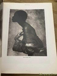 GRAPHİS / NUMBER 293 / SEPTEMBER-OCTOBER 1994 / İNGİLİZCE DERGİ (WARİS , ALBERT WATSON / CONTRİBUTORS COLUMN / BOOK REVİEWS / NEWS & NOTES / THE PARADOX OF SUCCESS - BİLL DUNK / İNFOSCAPE : AESTHETİC PROSTHETİC - FROGDESİGN / THE INCOMPARABLE ALBERT WATSON - RİTA D. JACOBS / WHY NOT ASSOCİATES : THE PARADOX OF A UK DESİGN FİRM - HUGH ALDERSEY WİLLİAMS / HENRY WOLF : THE VİSUAL THİNKER - MİCHAEL KAPLAN / TROND NORDAHL : NORWEGİAN CHAMELEON - FRODE KAAFJELD / KNOPF BOOK DESİGN - THE ART OF THE BORZOİ - ERİC BAKER)