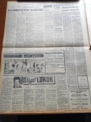 Halkçı Gazetesi - 3 Ağustos 1954 - Seçimlerden Beri Demokrat Parti İktidarının Tuttuğu Yol - Yugoslav Hava Komutanı Geldi - Belgin Doruk Fotoğrafı - Başbakan Adnan Menderes'in Gazetecilere Ziyafeti - Yugoslav Hava Kuvvetli Komutanı Ulepiç Zenko Geldi - İngiliz İdaresi Kıbrıs'ta Tahrikleri Önleyici Yeni Tedbirler Alıyor - Çetin Altan Köşe Yazısı - Evliya Çelebi Gibi Yazan Muhtar Enata - Mösyö Lökok Yazan Emile Gaborian Yazı Dizisi - Halkçı'nım Resimli Romanı Aşk Yakutu Çizgi Roman - Bir Günde Üç Irz Tecavüzü - Kral Faysal Ürdün'e Gidiyor - Meşrutiyet Devri Ve Sonrası Yazan Hüseyin Cahit Yalçın Yazı Dizisi - Marilyn Monroe Hayatımın Hikayesi Yazı Dizisi - Brezilya'nın Bakir Ormanlarında Tigrero Yazan Sasha Siemel - Arşak Palabıyıkyan Evlendi - Halkçı'nın Küçük İlanları - Cemiyet Hayatı - Hacca Gidenler - Sinemalar - NATO Sulh Sergisi İzmit'te Büyük Alaka Gördü - Süngerle Bayıltılan Boksör Hazel - Cemal Saltık - İngiliz Film Yıldızı Valerie Jene - Berta Margarin - Fenerbahçe