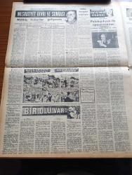 Halkçı Gazetesi - 3 Ağustos 1954 - Seçimlerden Beri Demokrat Parti İktidarının Tuttuğu Yol - Yugoslav Hava Komutanı Geldi - Belgin Doruk Fotoğrafı - Başbakan Adnan Menderes'in Gazetecilere Ziyafeti - Yugoslav Hava Kuvvetli Komutanı Ulepiç Zenko Geldi - İngiliz İdaresi Kıbrıs'ta Tahrikleri Önleyici Yeni Tedbirler Alıyor - Çetin Altan Köşe Yazısı - Evliya Çelebi Gibi Yazan Muhtar Enata - Mösyö Lökok Yazan Emile Gaborian Yazı Dizisi - Halkçı'nım Resimli Romanı Aşk Yakutu Çizgi Roman - Bir Günde Üç Irz Tecavüzü - Kral Faysal Ürdün'e Gidiyor - Meşrutiyet Devri Ve Sonrası Yazan Hüseyin Cahit Yalçın Yazı Dizisi - Marilyn Monroe Hayatımın Hikayesi Yazı Dizisi - Brezilya'nın Bakir Ormanlarında Tigrero Yazan Sasha Siemel - Arşak Palabıyıkyan Evlendi - Halkçı'nın Küçük İlanları - Cemiyet Hayatı - Hacca Gidenler - Sinemalar - NATO Sulh Sergisi İzmit'te Büyük Alaka Gördü - Süngerle Bayıltılan Boksör Hazel - Cemal Saltık - İngiliz Film Yıldızı Valerie Jene - Berta Margarin - Fenerbahçe