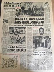 YENİ SABAH GAZETESİ 5 EKİM 1961 YIL :24 SAYI :8104----Bölükbaşı ,dün herkese  çattı --Kazanmasalar da CHP İktidara Gelecek  Sözü Saçmadır ---Gümüşpala Bölükbaşı  Seviyesine İnmem Dedi --Lübnan Elçisi Bombayı  Nasırcılar  Attırdı ,Diyor --Bn. Gümüşpala 'nın 2 yıl  hapis  istendi --Aydın Yalçın Kalkınmadan Bahsetti --24 ayar demokrasi :Siyavuşgil --Vergi reform  raporu  için  2 Alman uzman geldi --Gümüşhane  de AP Gümüşpala 'nın  yolunu  bekliyor --Malatya da seçimleri  kim  kazanır diye  sormak  abes --Muğla da  da  yuvarlak  masa AP 'nin   çanına  ot tıkamış ---Fenerbahçe Nurnberg maçı 18 Ekim  de --Bölükbaşı  seyahati  hadiseli  başladı ---Basketbol  Federasyonu Belediye yi İtham Ediyor --
