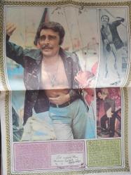 Pazar Haftalık Aktüalite Sinema Tiyatro Müzik ve Magazin Dergisi - Sayı:983 - Feri Cansel - Elif Pektaş - Uğur Dündar'ın İlk Filmi Hülya Koçyiğit'le - Selim Soydan - Güleç Özler - Sami Tunç'la Boğaz Plajlarındaydık - Gönül Akkor - Nilüfer Koçyiğit - Ertem Eğilmez - Melek Ayberk - Sinema Varken Sahnede İşim Yok - Piraye Uzun Posteri - Tugay Toksöz - Ahu Tuğba - Tamer Yiğit - Çıplakların En Güzeli Benim - Arzu Okay Ameliyat Olmadım Diyor - Temel Gürsu - Aynur Akarsu - Aşk Kısa Sürdü fotoğraf ve haberi - Tam Takım Dergi