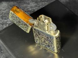 Orijinal 2023 Zippo Çakmak Klasik Arabesk Logolu Oksitlenmiş Altın Kaplama 5 Yüzey Oymalı Japonya Sınırlı Üretim