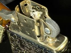 Orijinal 2023 Zippo Çakmak Klasik Arabesk Logolu Oksitlenmiş Altın Kaplama 5 Yüzey Oymalı Japonya Sınırlı Üretim