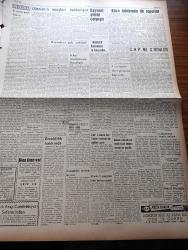 Ulus Gazetesi - 20 Şubat 1959 - Kıbrıs Anlaşması Dün Akşam İmzalandı - Adnan Menderes Bu Uçak Enkazından Kurtuldu - Londra Uçak Kazasında Ölenlerin Naaşları Bugün Bekleniyor - Sev Uçağı Kazası Hakkında İlk Raporlar - Başbakan Adnan Menderes'in Sağ Kurtulduğu Uçak Kazası Yerinden Röportaj - Uçak Kazasından Sağ Kurtulan Adnan Menderes Sakindi - Kuklalar Yazan Oktay Verel - Yalçın Tuna - Adnan Menderes'i Kurtaran Çiftçinin Anlattıkları - Atatürk Kadınları İşbaşında - Memetle Memet Yazan Çizen Tonguç Yaşar - Cumhuriyet Halk Partisinden Kısa Haberler - Milli Lig'e Yarın Üç Şehirde Başlanıyor - Yeni Merkez Hakem Komitesi - Futbol Federasyonu Milli Lig İçin 42 Orta 48 Yan Hakemi Seçti - Otel Barıkan Pavyon Ve Çay Salonu - Land Rover - Perihan Altındağ Sözeri Turistik Göl Gazinosunda - Emeklilik Hakkında Söylenti
