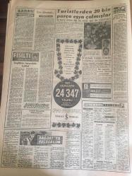 YENİ SABAH GAZETESİ 19 EKİM 1962 YIL :25 SAYI :8478---Af edilen  mahkumlar dün  ailelerine  kavuştu --55 Ağa hakkındaki  kanun  da kaldırıldı Affedilen  yurt dışına çıkabilecek --Ayrı yatan karısını  öldürmeye  kalktı ---Eve dönmek :Siyavuşgil --Turistlerde 20 bin  parça   eşya çalmışlar --İzmir  'in  içinde  dün  bir  karakol bastılar ---Kennedy ,bir Zenci için  23600 eri  seferber  etti --G.Birliği Reisi Galatasaray 'ı  Mağlup Edeceğiz Dedi --Naci İzmir de  forvet  oynayacak --Şeref 'in  durumu  bugün  belli  oluyor --Spor -Toto bayileri  tasnife  tabi tutuluyor --Galatasaray Bytom  Rövanşını  18 Kasım da --Roma Altay İçin Hazırlanıyor --