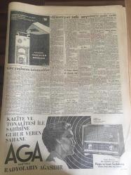YENİ SABAH GAZETESİ 19 EKİM 1962 YIL :25 SAYI :8478---Af edilen  mahkumlar dün  ailelerine  kavuştu --55 Ağa hakkındaki  kanun  da kaldırıldı Affedilen  yurt dışına çıkabilecek --Ayrı yatan karısını  öldürmeye  kalktı ---Eve dönmek :Siyavuşgil --Turistlerde 20 bin  parça   eşya çalmışlar --İzmir  'in  içinde  dün  bir  karakol bastılar ---Kennedy ,bir Zenci için  23600 eri  seferber  etti --G.Birliği Reisi Galatasaray 'ı  Mağlup Edeceğiz Dedi --Naci İzmir de  forvet  oynayacak --Şeref 'in  durumu  bugün  belli  oluyor --Spor -Toto bayileri  tasnife  tabi tutuluyor --Galatasaray Bytom  Rövanşını  18 Kasım da --Roma Altay İçin Hazırlanıyor --