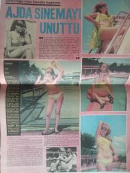Pazar Haftalık Aktüalite Sinema Tiyatro Müzik ve Magazin Dergisi - 1 Temmuz 1967 - Sayı:562 - Ajda Pekkan - Sezer Güvenirgil - Zeynep Aksu Cüneyt Arkın'la Oynuyor - Aşk Sahneleri Tamer Yiğit'i Zayıflattı - Başa Gelen Çekilir Diyor - Gönül Yazar - Ajda Pekkan sinemayı Unuttu - Sinema Haberleri - Birsen Ayda - Tanju Gürsu - Nevin Nural - Erol Solak - Ünsel Aybek - Suzan Avcı, Kapıcısı ile Kavga Etti - Hanımlar Sizin İçin - Zeynep Berk - Tanju Korel - Yeşilçam'da Yeni Bir İsim - Sezer Güvenirgil'e Sessiz Boykot! fotoğraf ve haberi - Tam Takım Dergi
