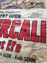 ÇAKIRCALI MEHMET EFE, ORİJİNAL YEŞİLÇAM SİNEMA AFİŞİ, 1950, FİLM AFİŞİ / POSTERİ - BÜYÜK BOY - ORİJİNAL - 97 X 70 cm EBADINDA - Original Turkish Big Size Movie Poster - Faruk Kenç, Turgut Demirağ, Murat Sertoğlu, Bülent Ufuk, Gülistan Güzey, Vedat Karaokçu, Münevver Çoşkun, Sadri Alışık, Zeki Alpan, Mehmet Karaca, Kadir Savun, Salih Tozan, Şadi Yaver Ataman, Enver Burçkin, AND Film, Mimeray Ofset (RESTORASYONLU AFİŞTİR, DÖNEMİNE AİT, ÇOK NADİR, ÇERÇEVEYLE BİRLİKTE)