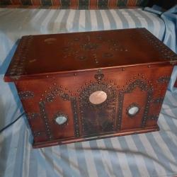 LOT.7 » Masif Sandık ,Metal Süslemeli,Aynalı,Vintage