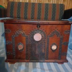 Masif Sandık ,Metal Süslemeli,Aynalı,Vintage