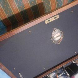 Masif Sandık ,Metal Süslemeli,Aynalı,Vintage