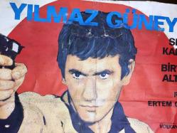 SAHTEKAR, 1972, FİLM AFİŞİ / POSTERİ - BÜYÜK BOY - ORİJİNAL - 99 X 67 cm EBADINDA - Original Turkish Big Size Movie Poster - Ertem Göreç, Volkan Kayhan, Yılmaz Güney, Atıf Kaptan, Mümtaz Ener, Sevda Karaca, Birtane Güngör, Renan Fosforoğlu, Yıldırım Önal, Diler Saraç, Müşerref Çapın, Süha Doğan, Ali Uyandıran, Mustafa Alabora, Eriş Akman, Yeşim Yükselen (DÖNEM AFİŞİ, İLK BASKI, RESTORASYONLU, ÇERÇEVELİ)