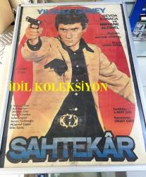 SAHTEKAR, 1972, FİLM AFİŞİ / POSTERİ - BÜYÜK BOY - ORİJİNAL - 99 X 67 cm EBADINDA - Original Turkish Big Size Movie Poster - Ertem Göreç, Volkan Kayhan, Yılmaz Güney, Atıf Kaptan, Mümtaz Ener, Sevda Karaca, Birtane Güngör, Renan Fosforoğlu, Yıldırım Önal, Diler Saraç, Müşerref Çapın, Süha Doğan, Ali Uyandıran, Mustafa Alabora, Eriş Akman, Yeşim Yükselen (DÖNEM AFİŞİ, İLK BASKI, RESTORASYONLU, ÇERÇEVELİ)
