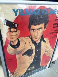 SAHTEKAR, 1972, FİLM AFİŞİ / POSTERİ - BÜYÜK BOY - ORİJİNAL - 99 X 67 cm EBADINDA - Original Turkish Big Size Movie Poster - Ertem Göreç, Volkan Kayhan, Yılmaz Güney, Atıf Kaptan, Mümtaz Ener, Sevda Karaca, Birtane Güngör, Renan Fosforoğlu, Yıldırım Önal, Diler Saraç, Müşerref Çapın, Süha Doğan, Ali Uyandıran, Mustafa Alabora, Eriş Akman, Yeşim Yükselen (DÖNEM AFİŞİ, İLK BASKI, RESTORASYONLU, ÇERÇEVELİ)