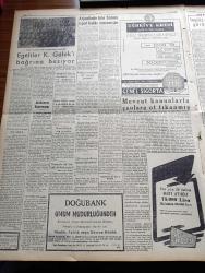 Ulus Gazetesi - 26 Ocak 1956 - İlham Gencer Ve Arkadaşları - Hüseyin Cahit Yalçın - Bir Demokrat Parti Milletvekili Komisyonda Dedi Ki Arjantin'de Bile Basına İspat Hakkı Tanınmıştır - Ordinaryüs Profesör Sıddık Sami Onar'a Göre Mevcut Kanunlarla Çanlara Ot Tıkanmış - Eisenhower Sıhhati İyi Olursa Aday Olacak - Egeliler Kasım Gülek'i Bağrına Bastı - Bülent Ecevit Köşe Yazısı - Doğubank -  İngiliz Amerikan Görüşmeleri Yazan Ahmet Şükrü Esmer - Radyolardan Seçmeler - Silviya Sevimli Model Karikatür - Baykara Altın Küre Karikatür - Akbank - Milli Namzetler İlk Maçta Dokuz Gol Attı - Ordu Takımının Şampiyonası Maçları - Sophia Loren - İngiliz Kraliçesi 2. Elizabeth Afrika'ya Gidiyor - Medyumların Akıl Dışı Kehanetleri - Yenilmez Türk Yaşar Doğu'yu Evinde Ziyaret Ederek Konuştuk - Tarihin Meşhur Sakallı Kadınları - Emin Soysal - Hergeleci İbrahim Pehlivan Yazan Celal Davut Arıbal - Hicret Canbazoğlu -  Fransız Yıldız Martin Carol