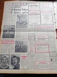 Ulus Gazetesi - 26 Ocak 1956 - İlham Gencer Ve Arkadaşları - Hüseyin Cahit Yalçın - Bir Demokrat Parti Milletvekili Komisyonda Dedi Ki Arjantin'de Bile Basına İspat Hakkı Tanınmıştır - Ordinaryüs Profesör Sıddık Sami Onar'a Göre Mevcut Kanunlarla Çanlara Ot Tıkanmış - Eisenhower Sıhhati İyi Olursa Aday Olacak - Egeliler Kasım Gülek'i Bağrına Bastı - Bülent Ecevit Köşe Yazısı - Doğubank -  İngiliz Amerikan Görüşmeleri Yazan Ahmet Şükrü Esmer - Radyolardan Seçmeler - Silviya Sevimli Model Karikatür - Baykara Altın Küre Karikatür - Akbank - Milli Namzetler İlk Maçta Dokuz Gol Attı - Ordu Takımının Şampiyonası Maçları - Sophia Loren - İngiliz Kraliçesi 2. Elizabeth Afrika'ya Gidiyor - Medyumların Akıl Dışı Kehanetleri - Yenilmez Türk Yaşar Doğu'yu Evinde Ziyaret Ederek Konuştuk - Tarihin Meşhur Sakallı Kadınları - Emin Soysal - Hergeleci İbrahim Pehlivan Yazan Celal Davut Arıbal - Hicret Canbazoğlu -  Fransız Yıldız Martin Carol