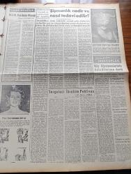 Ulus Gazetesi - 26 Ocak 1956 - İlham Gencer Ve Arkadaşları - Hüseyin Cahit Yalçın - Bir Demokrat Parti Milletvekili Komisyonda Dedi Ki Arjantin'de Bile Basına İspat Hakkı Tanınmıştır - Ordinaryüs Profesör Sıddık Sami Onar'a Göre Mevcut Kanunlarla Çanlara Ot Tıkanmış - Eisenhower Sıhhati İyi Olursa Aday Olacak - Egeliler Kasım Gülek'i Bağrına Bastı - Bülent Ecevit Köşe Yazısı - Doğubank -  İngiliz Amerikan Görüşmeleri Yazan Ahmet Şükrü Esmer - Radyolardan Seçmeler - Silviya Sevimli Model Karikatür - Baykara Altın Küre Karikatür - Akbank - Milli Namzetler İlk Maçta Dokuz Gol Attı - Ordu Takımının Şampiyonası Maçları - Sophia Loren - İngiliz Kraliçesi 2. Elizabeth Afrika'ya Gidiyor - Medyumların Akıl Dışı Kehanetleri - Yenilmez Türk Yaşar Doğu'yu Evinde Ziyaret Ederek Konuştuk - Tarihin Meşhur Sakallı Kadınları - Emin Soysal - Hergeleci İbrahim Pehlivan Yazan Celal Davut Arıbal - Hicret Canbazoğlu -  Fransız Yıldız Martin Carol