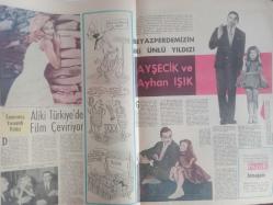 Pazar Haftalık Aktüalite Sinema Tiyatro Müzik ve Magazin Dergisi - 17 Şubat 1963 - Sayı:334 - Ayhan Işık - Pazar Fantezisi Yalçın Kaya - Kibar Hırsız Çizgi Romanı - Orhan Boran ve Yuki - İsmet Nedim - Limonata - Tam Erkek Misiniz? - Yenilmez Yumruk Ben Bolt Çizgi Romanı - Kaybolan Anahtar Hikayesi - Semra Basmacı - İkiz Kardeşlerin Baht ve Kader Beraberlikleri - Belgin Doruk - Aliki Vuyuklaki Türkiye'de Film Çeviriyor - -Ayşecik ve Ayhan Işık - Beyazperdemizin İki Ünlü Yıldızı - Barbara'nın Gölgesi - Serge Dalene - Uçan Adam Çizgi Romanı - Hanımlarla Başbaşa - Zeynep Berk - Okuyuculara Cevaplar - Münir Özkul - Miki Fare, Brik Bradford Çizgi Romanı - Genç Kız Kalbi ve Boncuk Çizgi Romanı - Şundan Bundan - Bu Haftaki Falınız - Orhan Boran ve Yuki - Kadın ve Kedi fotoğraf ve haberi - Tam Takım Dergi