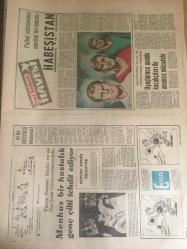 YENİ SABAH GAZETESİ 7 EKİM  1962 YIL :25 SAYI :8466----Yeni Gösteri Yürüyüşleri Kanunu Mecliste --Siyasi Af Kanunu Meclise Getiriliyor ----AP bugün İzmir ve Adana da  Miting  Yapacak --Milli  Koalisyonu  Bu Defa AP İstiyor --Sel  kurbanlarının  sayısı çoğalıyor ---Memleketin  ilk ve tek ihtiyacı :Huzur --AP Partileri Demokrasiyi Korumağa Davet  Etti ----Dokuz çıplak bir hamamda  ele geçti --Kral Faruk hakaret  davası için Miami  'ye  davet edildi ---Tiyatrohane  :Siyavuşgil ---Erkekler  kavga edince  kadınlar  birbirine  girdi ---Brigitte Bardot dan  tehlikeli ---Menhus bir  hastalık genç  çifti  tehdit  ediyor ---Futbol sahalarının meçhul bir takımı  :Habeşistan --İhtilalcilerde  Yemen İmamı  Yaşıyor Dedi --Amerikalı  bir kadın Binbaşı  Mahkum Oldu --Fenerbahçe ,Altınordu 'yu Mithatpaşa  da 1-0  yenebildi --B.Spor ,Feriköy den  iki puan aldı :1-0--H.Tepe  A.Gücü 'nü  dün 1-0  mağlup etti ---Galatasaray  bugün  K.Spor la  oynuyor --