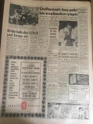 YENİ SABAH GAZETESİ 2 EKİM 1962 YIL :25 SAYI :8461----Akşemseddinoğlu  sabaha karşı Pityon 'dan  Yunanistan  'a kaçtı --Kocam Çağırsa Avrupa 'ya Gitmem --Firarinin bugün  haksız  iktisap  davası vardı --Servet beyannameleri bir  defa iade edilecek --AP -MP Planı Koruma Tasarısına  İtiraz Etti ---E.Alican 'a göre  eski  planlamacılar  suçlu --Hortlayan Dosyalar :Siyavuşgil --Balıkçılığımızı  Kalkındırmak  İçin  Yeni Tedbirler Alınıyor --Üniformalı  beş şaki bir  eve  baskın yaptı --Beşiktaş All Stars Maçı İki Kere de Tehir Edildi --İ.Uluğ Şeref 'i Kaybettik  Sayılır Dedi--Namzet Milli Kadroda Değişiklik  Yapılmayacak ---