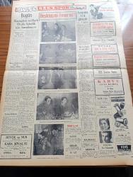 Ulus Gazetesi - 28 Kasım 1953 - Hüseyin Cahit Yalçın - Ruslar Konferansı Berlin'de İstiyor - Fransız Hükümeti Güvenoyu Aldı- Yürürlükteki Kanun Da Hiçe Sayılıyor - Güney Kore Cumhurbaşkanı Syngman Rhee Ansızın Formoza'ya Gitti - Mustafa Şadi Yaşat'ın Duruşması - Kunuri Zaferinin Yıldönümü - Merzuka Akçam'ın Dünkü Duruşması - Türkiye Bankalar Birliği Kuruldu - Namık Zeki Aral - Başbakan Adnan Menderes - Güzel Gözlü Yosma Yazan Pierre Decourcelle Yazı Dizisi - Ankara Veremle Savaş Derneğinin Yemekli Konseri - Sümerbank - Müthiş Bir Cinayetin Hikayesi Yazı Dizisi - Arap Aleminin Ses ve Raks Yıldızı Kadriye Hilmi Suudi - Güven Otobüsleri - Baykara'nın Serüvenleri Gecenin Kanatları Çizgi Roman - Dedektif Bil Morton Esrarlı Şato Çizgi Roman - Bulmaca - Krem Nivea - Karagücü Ve Harb Okulu Liderlik İçin Karşılaşıyor - Büyük Ping Pong Turnuvası - Santranç Turnuvası - Bu Haftaki At Yarışları - Atletizm Federasyonu Başkanı Naili Moran Yurda Döndü - Macar Futbolcularına Birer Ev Hediye Ediliyor