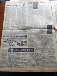 Ulus Gazetesi - 26 Kasım 1953 - CHP 10. Kurultayı Beyannamesi - Hüseyin Cahit Yalçın - Millet Partisi Dünkü Duruşmasında 10 Sanık 26 Avukat On Yedi Dinleyici - Nihat Erim - İngiltere Macaristan'a Dün 6 3 Mağlup Oldu - Kore'de İstanbul İçin Bir Teklif - Yunan Kralı Paul Teksas'ta - İsrail'in Kadın Başbakan Adayı Golda Myerson - İdamı İstenen Eski Irak Başbakanı Doktor Musaddık - Eczahane Açma Tahdidi Kaldırılıyor - Avusturya İçin Yeni Batı Notası - Güzel Gözlü Yosma Yazan Pierre Decourcelle Yazı Dizisi - Namık Zeki Aral - Saffet Arıkan'ın Ölüm Yıldönümü - İngiltere İle İran Anlaşamıyorlar - Çapa Nakış Ve Kroşe İplikleri - Sharett İsrail Başbakanı Oldu-  Mau Mau'ların Bombardımanı - Müthiş Bir Cinayetin Hikayesi - Fenerbahçe Beşiktaş Maçının Hakemi İtalyan Carpani - Halit Ergönül Ringe Dönüyor - Baykara'nın Serüvenleri Gecenin Kanatları Çizgi Roman - Dedektif Bil Morton Esrarlı Şato Çizgi Roman - Yılan Gibi Kadın Rosie Llanos- Kör Bir Kadının Hayatı Yazı Dizisi - Petter Fielding Motor