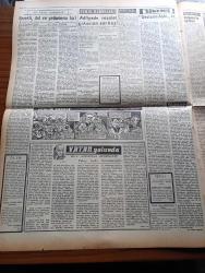 Ulus Gazetesi - 17 Ocak 1958 - Dünya Yepyeni Bir Devrin Eşiğinde Bulunmaktadır - Suni Ay Gezisi - Tevkif Edilen Subaylar Hakkında Bir Açıklama - Dış Politika Konusu CHP Meclis Grubunda - Kıbrıs Hakkında MacMillan'ın Demeci - Bütçe Komisyonunda Ege Üniversitesinin Bütçesi Görüşüldü - Ankara'da Et Sıkıntısı Artıyor - Başkente Bir Resim Galerisi Yapılacak - Vatan Yolunda Milli Mücadele Hatıraları Yazan Yakup Kadri Karaosmanoğlu Yazı Dizisi - Ali Rıza Erem - Bülent Ecevit Köşe Yazısı - Kızıl Çin Latin Alfabesine Mi Geçiyor - Demokrat Parti Yönetim Kuruluna İşten El Çektirildi - Bulganin'in Öğütleri - Tekel Depolarının Koridorları Röportaj Örsan Öymen - Dulles Aleyhinde Ki Kampanya - Silviya Latin Aşığı - Baykara Attila'nın Eli Çizgi Roman - Ankara'da Et Sıkıntısı - Ferit Melen'in - 4 Ölüm Cezası Gündeminde - Beşiktaş Antrenörü Remomdini - Avrupa Boks Birliği Toplantısı - Şinasi Ataman Bugün İstanbul'a Gidiyor - Fenerbahçe Beşiktaş Maçı - Arnavutköy Amerikan Koleji Voleybolcuları Geliyor