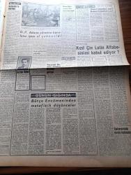 Ulus Gazetesi - 17 Ocak 1958 - Dünya Yepyeni Bir Devrin Eşiğinde Bulunmaktadır - Suni Ay Gezisi - Tevkif Edilen Subaylar Hakkında Bir Açıklama - Dış Politika Konusu CHP Meclis Grubunda - Kıbrıs Hakkında MacMillan'ın Demeci - Bütçe Komisyonunda Ege Üniversitesinin Bütçesi Görüşüldü - Ankara'da Et Sıkıntısı Artıyor - Başkente Bir Resim Galerisi Yapılacak - Vatan Yolunda Milli Mücadele Hatıraları Yazan Yakup Kadri Karaosmanoğlu Yazı Dizisi - Ali Rıza Erem - Bülent Ecevit Köşe Yazısı - Kızıl Çin Latin Alfabesine Mi Geçiyor - Demokrat Parti Yönetim Kuruluna İşten El Çektirildi - Bulganin'in Öğütleri - Tekel Depolarının Koridorları Röportaj Örsan Öymen - Dulles Aleyhinde Ki Kampanya - Silviya Latin Aşığı - Baykara Attila'nın Eli Çizgi Roman - Ankara'da Et Sıkıntısı - Ferit Melen'in - 4 Ölüm Cezası Gündeminde - Beşiktaş Antrenörü Remomdini - Avrupa Boks Birliği Toplantısı - Şinasi Ataman Bugün İstanbul'a Gidiyor - Fenerbahçe Beşiktaş Maçı - Arnavutköy Amerikan Koleji Voleybolcuları Geliyor