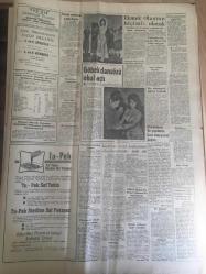 YENİ SABAH GAZETESİ  10 OCAK 1962 YIL :24 SAYI :8201--Rusların İndirdiği  uçakta bir Amerikan  kuryesi de varmış --Başbakan İnönü Koalisyonun  Zayıflamadığını  İfade Etti --Trafik kazasında 5 kişi öldü --Milyonerin  derdini  paylaşmak isterim --Bölükbaşı Amerikan Elçisi ile  Görüştü --600 liralık maaştan sonra  bono  kesilecek ---Atatürk  müzesi için de yangın ----147 ler  ve Huzur :Siyavuşgil --Doğuya yardım toplantısı  yapılacak ---Adenaver -Mac Millan  Dün Bonn 'da  Buluştular --Avrupa da ki  grip salgını yayılıyor ---M.Çalışal ,Gücüyener  'i  yalancılıkla  itham etti ----Can , burnundan ameliyat  olacak --Szekely  : Kimse komisyon  almadı --Beşiktaş ve Fenerbahçe Feriköy 'e  hazırlanıyor --