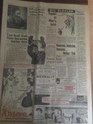YENİ SABAH GAZETESİ  3 ŞUBAT 1962 YIL :24 SAYI :8225---Ankara da günün konusu  :Huzur --Gürsel 4 Partinin  Liderleri ile Dün Bir Toplantı Yaptı --Beşer  'in  Ankara 'yı  terk talebi reddedildi --Memur  ve işçiler tüccardan çok vergi  ödüyor --Bayar kanama  geçirdi --Dış  borçlar  1961 de  116 milyon dolar arttı --Aydın-Muğla yolunu sel  gölleri kapattı ---En kötüsü yine  iyi :Siyavuşgil --Sinemalar :Atlas :Utanmayanlar ,Emek :Mesut Yıldönümü ,İnci :Şeytanın Kılıcı ,Konak: Unutulmayan  Hatıralar ,Küçük Emek :Çifte Tehlike ---1999 yılı insanlık dönüm noktası olacak ---Yeni  Rock  Kralı Vince :Ben şeytan  değilim diyor --Metin Palermoda  Sabote Ediliyor --Haftanın  maçını bugün Fenerbahçe  ile Vefa oynuyor --Galatasaray şirket oluyor --Yunan genç  Milli Takımı İddialı Geliyor --
