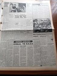 Ulus Gazetesi - 11 Mart 1958 - Lodos Fırtınası Dün Limanları Altüst Etti - İstanbul'da Moda Vapuru Yolcuları Arasında Panik Çıktı - Batık Üsküdar Vapuru Sapana Alındı - Ürdün'e Tecavüz Olursa Türkiye Otomatikman Harbe Mi Girecek - Federal Almanya Ankara Büyükelçisinin Eşi Kızılay'a Kan Verdi - Siyasal Bilgilerde Seçim Faaliyeti - Kahire'de Üniversite Öğrencilerinin Rejim Aleyhine Eylemi - Üsküdar Vapuru Faciasından Kayıp Sayısı Açıklanmadı - Dalkavuk Dalkavukluk Yazan Hakkı Şinasi Çoruh - Karapürçek Yazan M. Sunullah Arısoy - Doçent Sadun Aren Profesör Oldu - Sinema Ve Tiyatro Derneği Kuruldu - Bülent Ecevit Köşe Yazısı - Kıbrıs'ta Türklerin Nümayişi - Yakup Kadri Karaosmanoğlu - CHP İstanbul Balosu - Kafka'dan Milena'ya Mektuplar Çeviren Adalet Cimcoz - Basketbol Federasyon Kupası - Silviya Kabiliyet Avcısı Çizgi Roman - Baykara Attila'nın Eli Çizgi Roman - Fransa'da İdam Cezası Aleyhinde Cereyan Var - CHP Ödemiş İlçe Kongresi Dün Yapıldı - Hacettepe'nin Şampiyonluğunun Hikayesi