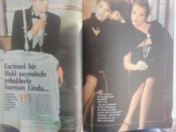 Erkekçe Aylık Aktüalite Sinema Tiyatro Müzik ve Magazin Dergisi - Nisan 1985 - Ursula Andress - Meral Gökçe - İpek Erdem - Prenses Banu ile Erkekçe Söyleşi - İstanbul'un Göbeğinde Milyarlık Bir Mahzen - İçimizdeki İkinci Kuşak - Suç ve Suçluluk Bilimin Pençesinde - Paris Paris Paris - 2001'e Çeyrek Kala - ''Zoraki Diplomat'' Arkadi Şevçenko'nun Anıları - Enver Sadat - James Bond ve Kadınları - Corinne Clery - Lala Dean - Barbara Carrera - Duygulu ve Duyarlı Mısınız?  - Tek Patlarlara Yeni Mermiler - İyi Uyumak İçin Düzenli Yatmak Gerekiyor -- Meral Gökçe - Ateş Böceği - Sir Bertrand Russell - Aydaki Adam - Gitar Dersi - İpek Erdem - Düşünelim, Eğlenelim - Yılın Güzeli Armağanları - Neşeli Fıkralar - Ayın Takvimi: Marisa Mell - Lora Posteri fotoğraf ve haberi - Ayın Takvimi Eki Mevcuttur - Posterli Tam Takım Dergi
