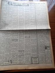Ulus Gazetesi - 8 Ocak 1959 - İstanbul Sirkeci'de Patlama - Patlamada Ölenlerin Sayısı 24'e Yükseldi - Kazanın Sebebi 300 Kilo Dinamit - Patlama Yerinden Resimler - Siyasal Bilgilerde Genel Kurul Hadisesi - Meclis'te Otomobil Saltanatı Tenkid Edildi - Dışişleri Bütçesi Gizli Görüşüldü - Kuklalar Oktay Verel Yazı Dizisi - Neron Yazan Çizen Yalçın Çetin - Musiki Dünyası - Gaziantep Filarmoni Derneği - Amerika Gazetecilik Profesörü Mr. Harris'in İkinci Semineri - Bülent Ecevit'in Soruları - Gazeteci Özdemir Tuncer'in Cenazesi Kaldırıldı - Değişmeyen Adam İsmet İnönü - Küba İhtilalinin Galibi Fidel Castro - Memetle Memet Yazan Ve Çizen Tonguç Yaşar - Baykara Tutsak Çizgi Roman - Ankara İstanbul Radyosu Programı - Küçük İlanlar - Tiyatrolar - Safa Yalçuk Federasyonu Hakkında Söylentiler - Güreş Milli Takımımızın Amerika Seyahati İçin Çalışmalar Devam Ediyor - Beykoz İle İstanbulspor Yenişemedi - Squibb İlaçları - Ankara Profesyonel Ligi'nde Son Hafta Karşılaşmaları - Sayar Seyahat Ve Turizm