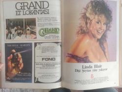 Erkekçe Aylık Aktüalite Sinema Tiyatro Müzik ve Magazin Dergisi - Aralık 1985 - Linda Blair - - Ay-yıldız mayo reklamı - Ahu Tuğba - Tarık Akan - Hülya Avşar - Angie Layne - Müge Gördürür - Neşe Erberk - Florence Guerin - Gina Lollobrigida - Joan Collins - Linda Gray - Morgan Fairchild - Sophia Loren - Victoria Principal - Mustafa Taşova - Ankara'da öğrenci pazarı - Marlboro sigara reklamı - Neşe Erberk - Nazlı Deniz - Müge Gördürür - Oya Aydoğan - Cüneyt Arkın - Müjde Ar - Bülent Ersoy - Bahar Öztan - Hülya Avşar - Banu Alkan - Serpil Çakmaklı - Tolga Savacı - Gökhan Güney - Nilgün Akçaoğlu - Havelock Ellis - - Güngör Bayrak - Burçin Orhon - Ayşegül Ünsal - Alev Sayın - Angie Layne - Neşeli Fıkralar - Bulmaca - 1985 te Türk sineması - Derimod reklamı -